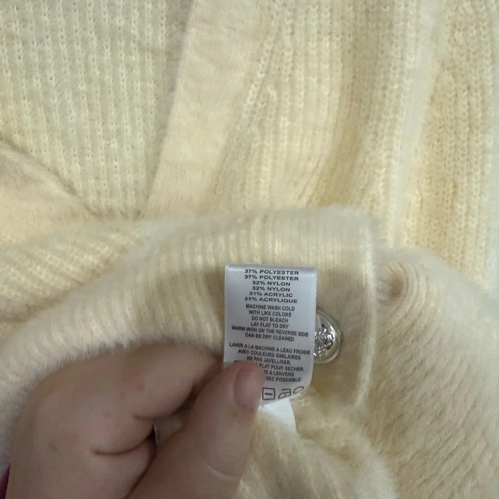 Vigoss Women's Soft Cream Cardigan with Silver Buttons size large - Picture 6 of 9